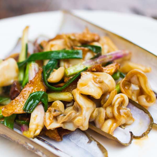 Stir-fried Razor Clams with Ginger & Scallion